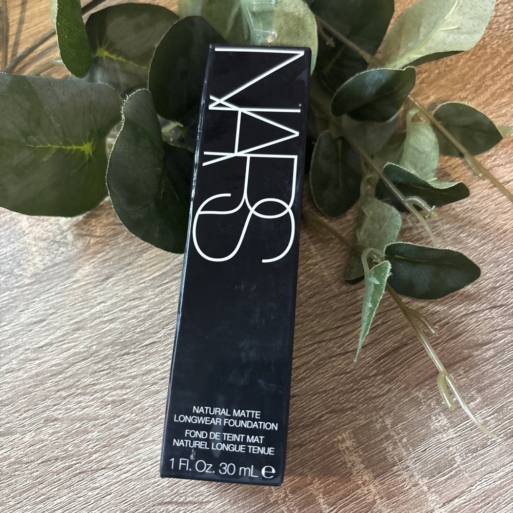 NARS Natural Matte Longwear Coverage Foundation Light 4.5 Vienna 1 oz